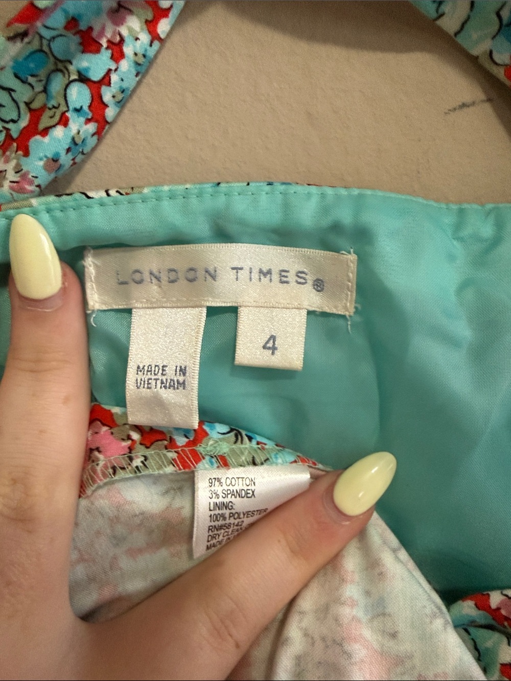 London Times Turquoise & Red Floral Dress - Picture 2 of 2